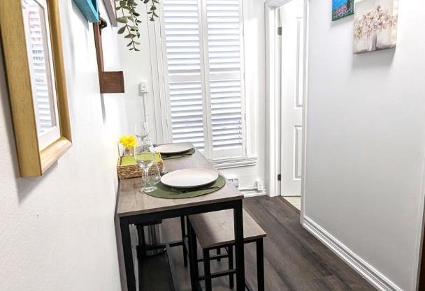 Cozy Room with Private Kitchen, Private Bathroom