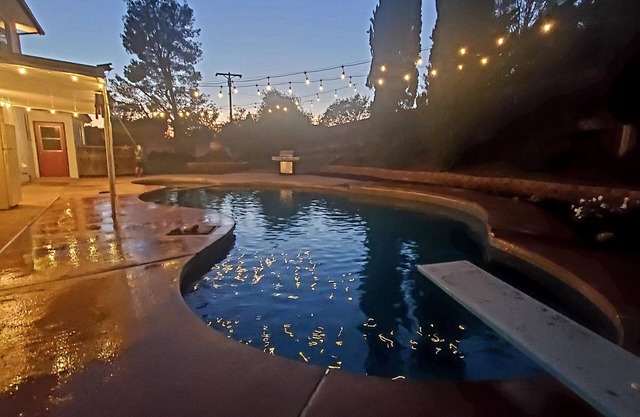 Cozy Rustic 4BR Home w/Pool & HUGE 0.6 acres lot in La Mesa/Rancho San Diego!