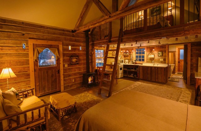Gemütliche, rustikale Hütten in der Nähe von Chico Hot Springs und nur 35 Minuten zum YELLOWSTONE PARK