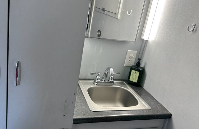 Cozy RV in Pleasant Dolan Springs with WiFi AC coffee maker kitchen microwave