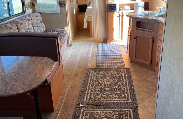 Cozy RV on working ranch in Akron/Otis area with AC
