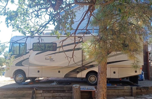 Cozy RV with EcoSpa in charming Tijeras