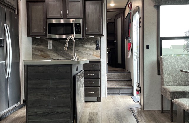 Cozy RV with WiFi and AC in charming Wenatchee