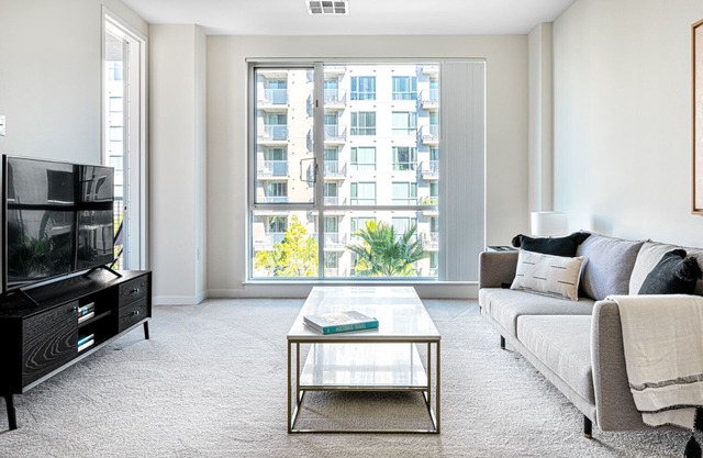 Cozy Santa Clara 1BR w/ Parking, Gym, walk to Groceries, by Blueground