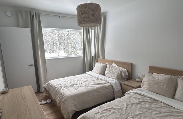 Cozy Scandinavian cottage in the heart of St-Donat - Beach access