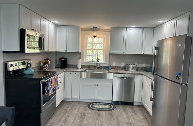 Cozy, Schoodic Farmhouse located in Gouldsboro, Maine!