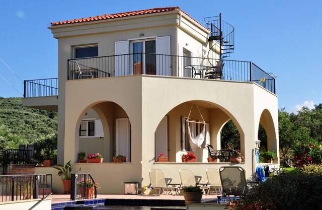 Moderne Seacoast Villa in der westlichen Olivenregion Kretas (ganzjährig verfügbar!)
