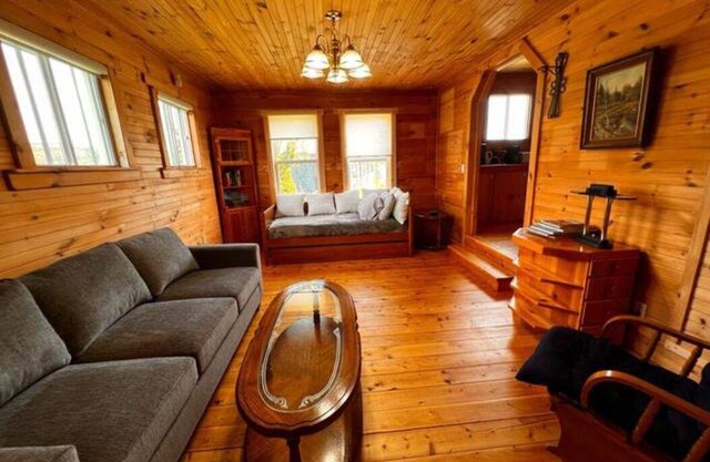 Cozy Seaside 1 Bedroom Cottage