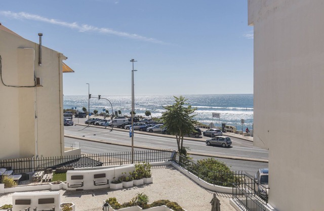 Cozy Seaview Apartment