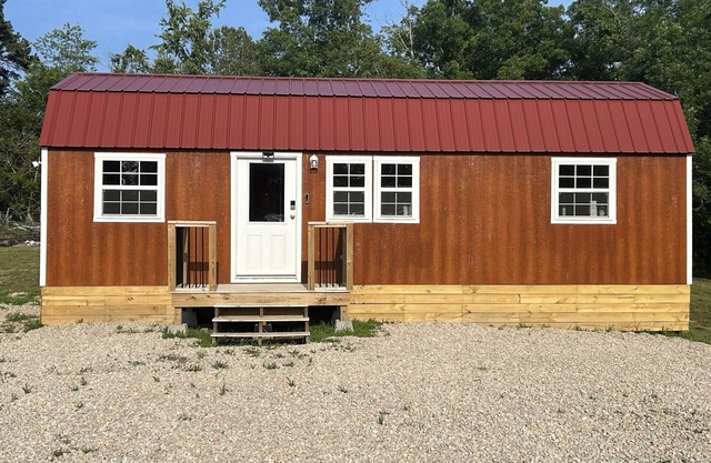Cozy, secluded cabin in the middle of the Ozark National Scenic Riverways.