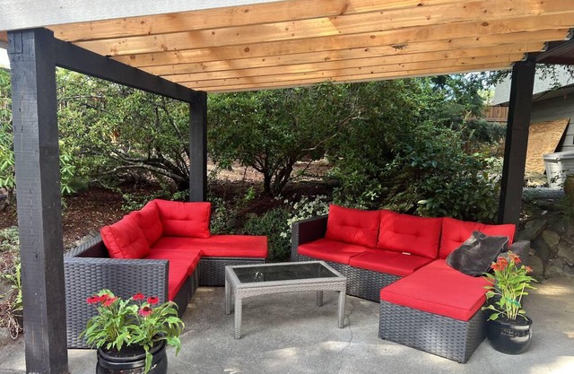 Cozy Self-Contained Suite in Comox