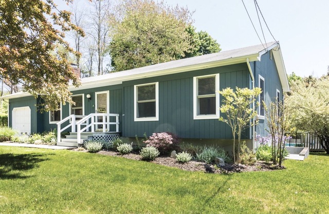 Shelter Island Cottage mit Pool, zu Fuß zu den Stränden und Mashomack Preserve