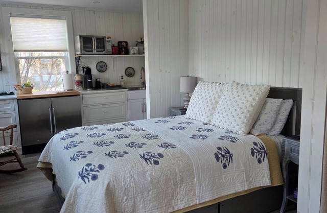 Cozy So End Suite