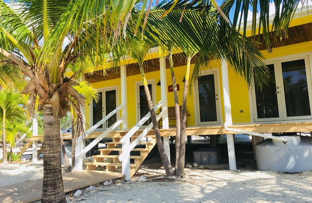 "PLAYTIME" ISLAND HOUSE, 100FT DOCK ENTHALTEN, WIFI-ZUGANG