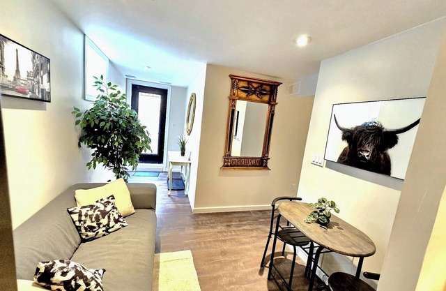Cozy, Spacious & Beautiful Basement suite in Cambridge near 401 Townline exit
