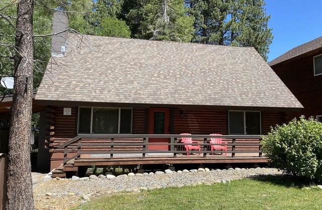 Urige 4 Schlafzimmer / 2 Badezimmer Blockhaus mit Blick auf Heavenly Ski Resort