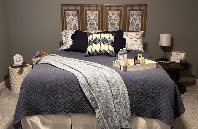 Cozy spacious room with private bathroom