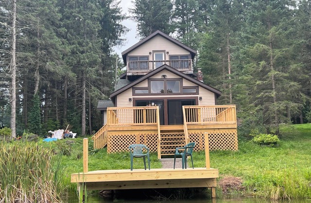 Cozy & Spacious Upstate Lakefront Getaway w/ Private Dock Only 2.5 Hrs from NYC