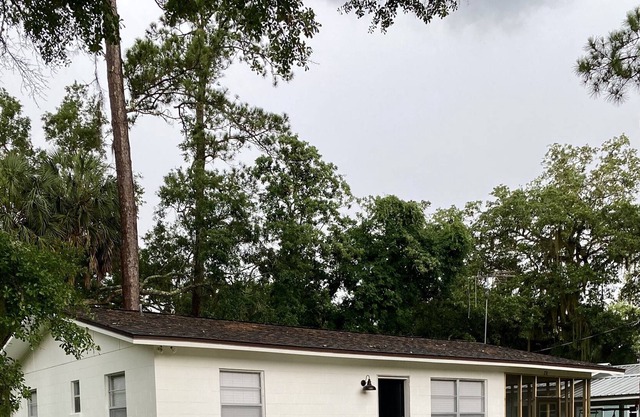 Cozy Spring Creek Fishing Cottage