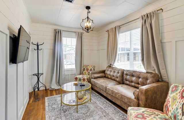 Cozy Starkville Apartment: Walk to Main Street!