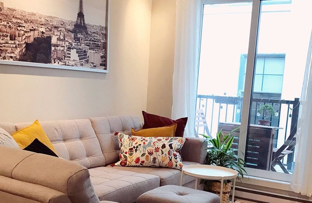 Cozy stay 1+1 bed in trendy HOMA + easy parking