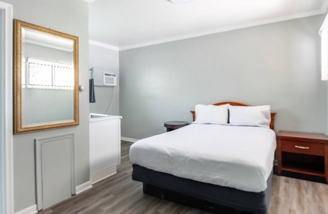 Cozy Stay in Brownstown w/ Wi-fi & Streaming TV