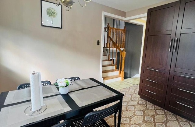 Cozy Stay, Self Check-In with Parking available upon request