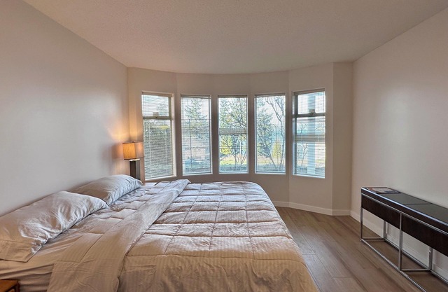 Cozy home with Sauna in North Nanaimo