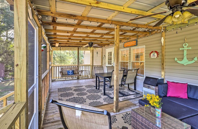 Cozy Steinhatchee House w/ Fire Pit & Grill!