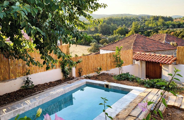 Cozy Stone House w/Private Pool