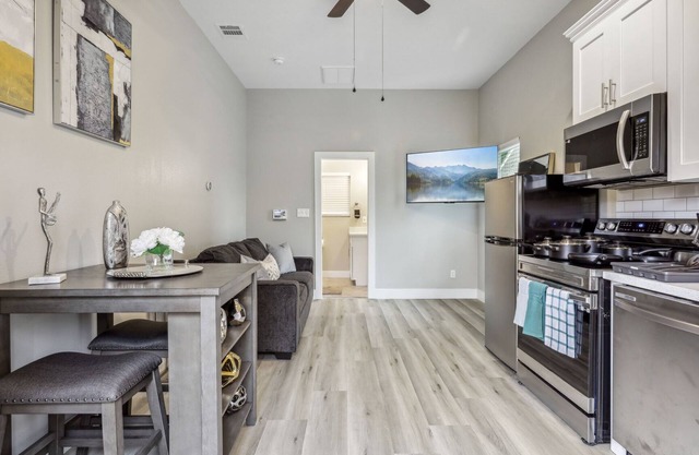 Cozy Studio 3 mi to Downtown/Med Ctr w/ Wi-Fi