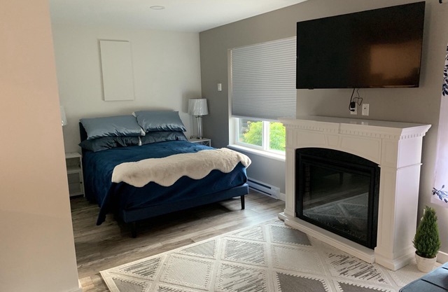 Cozy Studio Apartment in Qualicum Beach Angels Inn Studio Apartment.