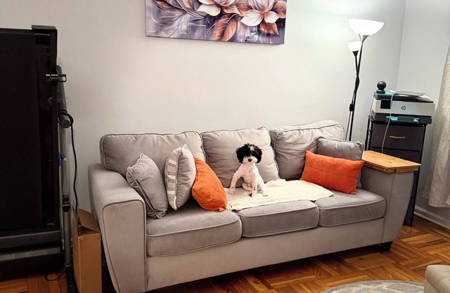 Cozy studio apartment in charming New Rochelle with WiFi and AC