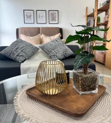 Cozy Studio Apartment with Pool and Gym Access in Subang Jaya