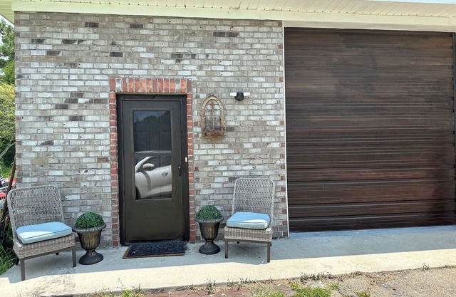 Cozy studio apartment just outside of Hattisburg in a country setting!