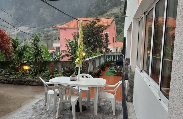 Cozy Studio - Chalé Seixal, free wi-fi, barbecue, near to the beach.
