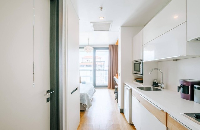 Cozy Studio Flat w Balcony 10 min to Marmara Forum