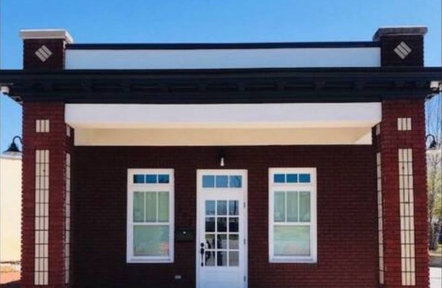 Cozy studio in a vintage 1930’s Gulf Gas Station in charming Thomasville GA