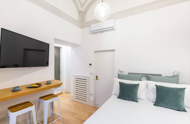 Cozy Studio in Chiaia district by Wonderful Italy