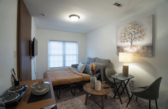 Cozy studio in lovely Duluth with WiFi, AC