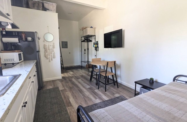 Cozy studio in lovely Vallejo with WiFi access