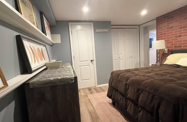 Cozy studio in nice West Hempstead with WiFi, AC