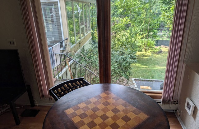 Cozy studio in wonderful Great Neck with AC, WiFi, fitness room