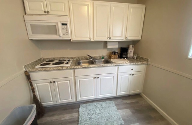 Cozy studio in wonderful Cleveland with fishing and nature!