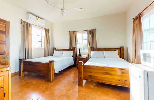 Cozy studio near town with an ocean view, free WiFi, partial AC & shared deck