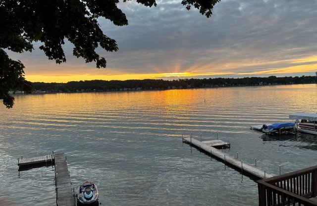 Cozy studio on Conesus Lake with WiFi and AC in wonderful Livonia