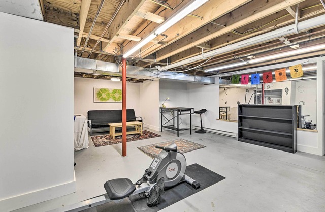 'Cozy Studio Plus' in Winooski w/Home Gym!