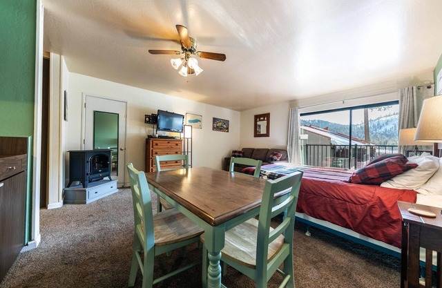 Cozy Studio w/Partial Lake view #224 at Donner Lake Village