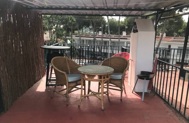 Cozy studio with rooftop terrace, sea views and free parking