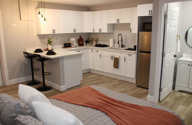 Cozy & Stylish Studio Getaway
